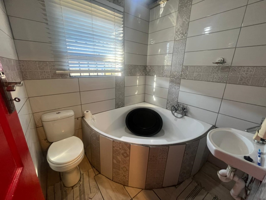 3 Bedroom Property for Sale in Kwazakhele Eastern Cape